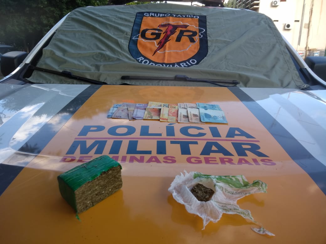 Inusitado: polícia apreende droga em tênis de traficante