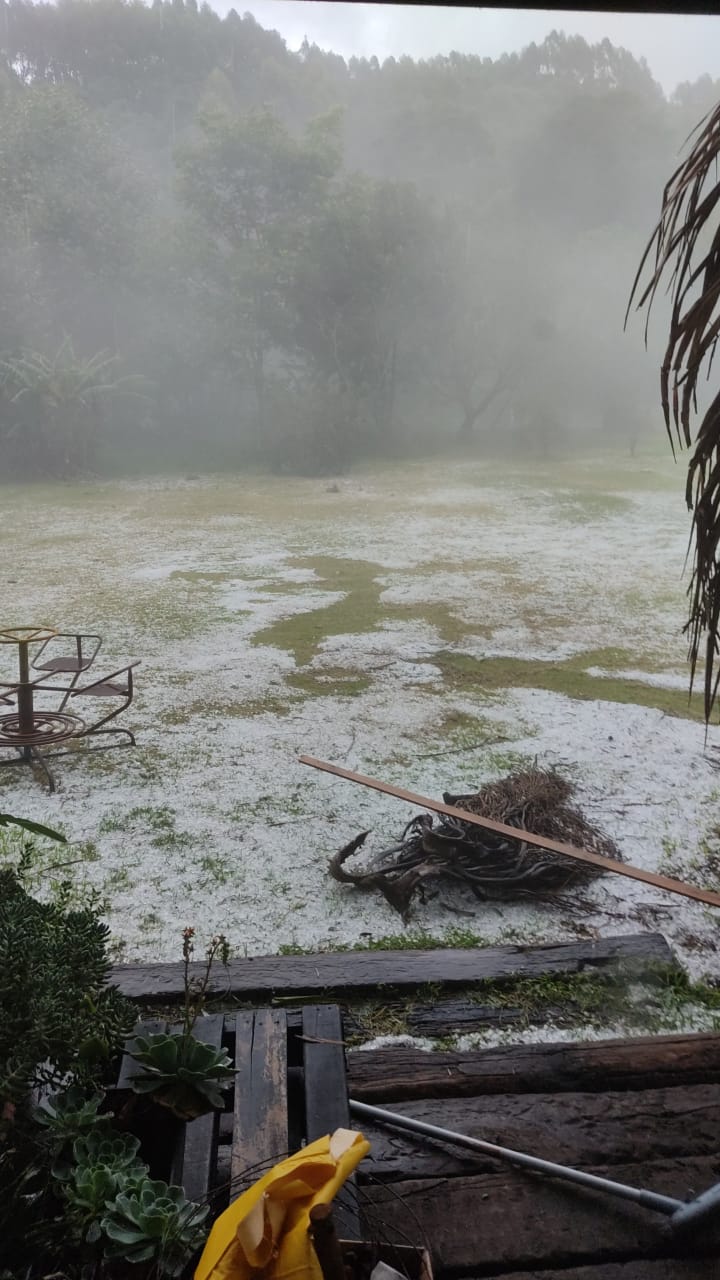 Sul de Minas: temporal assusta moradores e causa estragos em várias cidades