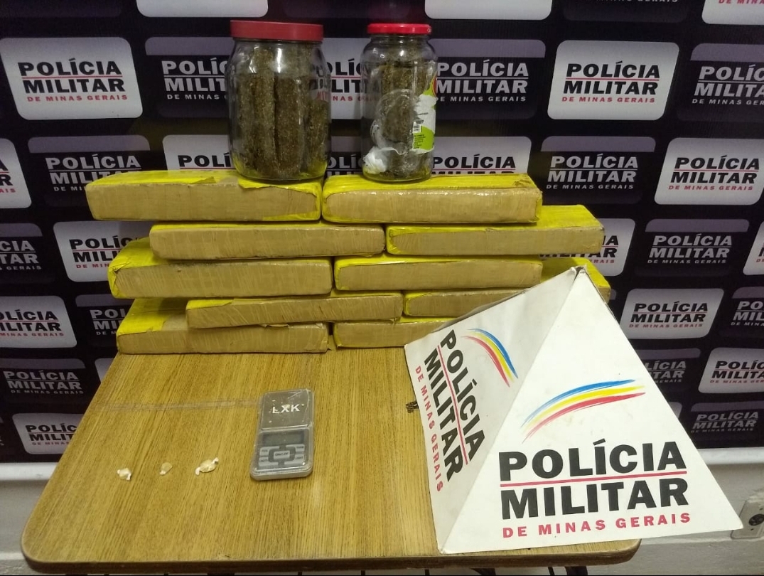 Varginha: polícia apreende 10 Kg de maconha na Vila Barcelona
