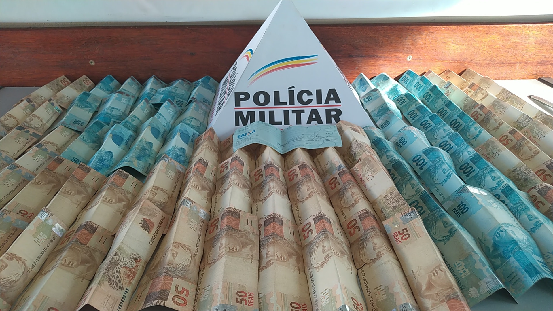 Três Pontas: ladrão de São Paulo invade a casa de idosos para furtar e esquece o celular no local