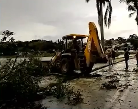 Chuva causa alagamentos e destruição em Lambari