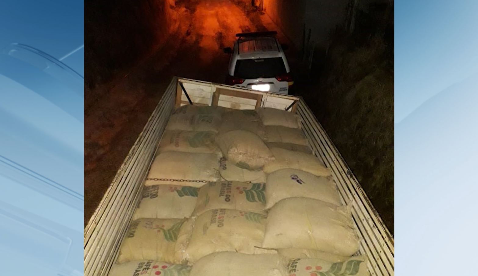 Ouro Fino: caminhão e sacas de café são recuperados pela polícia