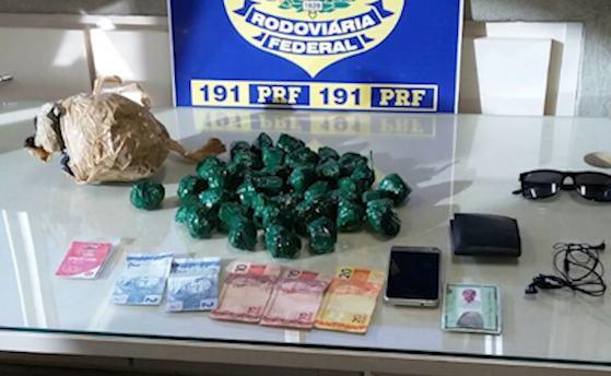 Fernão Dias: polícia apreende drogas em bagageiro de ônibus