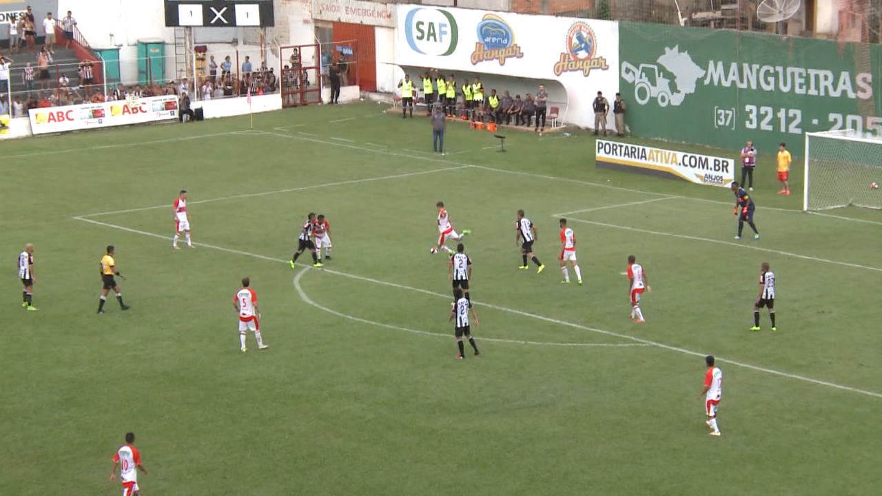 Líder: Atlético vence e abre vantagem