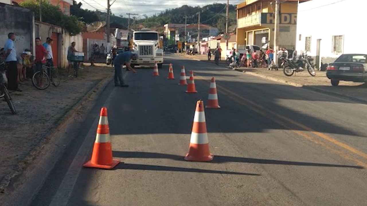 Itajubá: homem morre após ser atropelado por carreta
