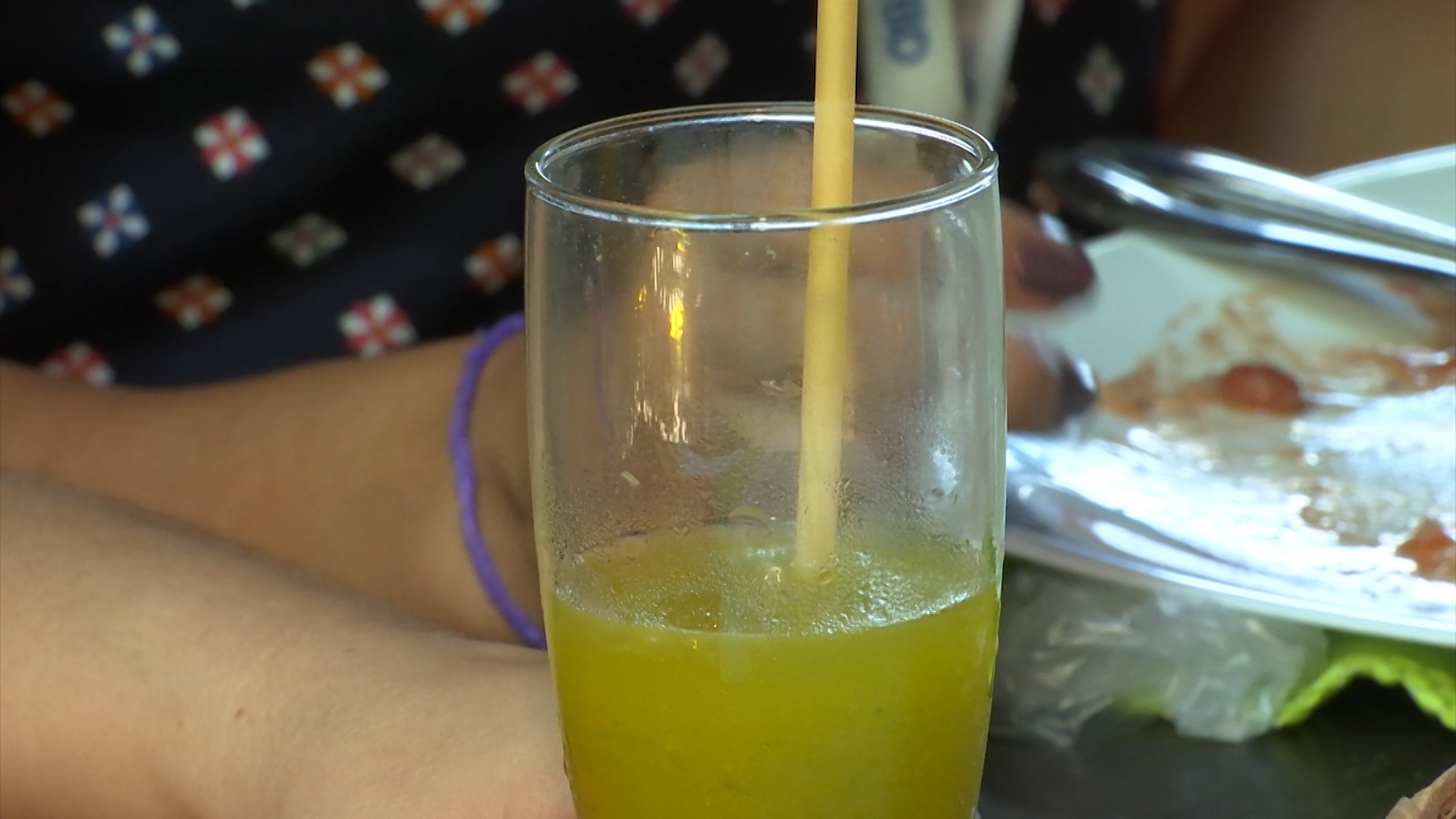 Boa ideia: restaurante troca canudo de plástico por macarrão