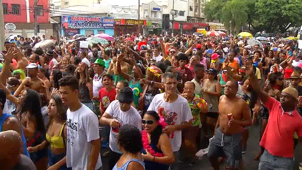 Folia:  Banda Daki reúne milhares de foliões