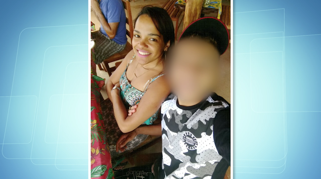 Mãe encontra drogas com o filho e chama a polícia