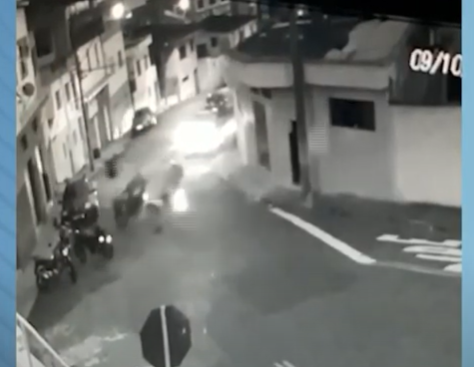 Impressionante: duas motos batem de frente em Varginha