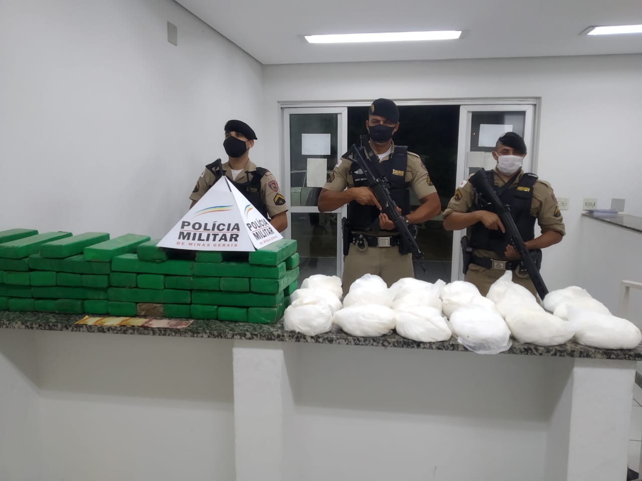 Alfenas: Polícia Militar apreende quase 10 quilos de pasta base de cocaína