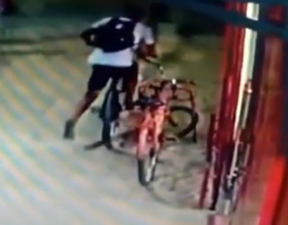 Garoto de 15 anos tem bicicleta furtada em frente a supermercado em Montes Claros