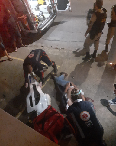 Flagrante de acidente em Varginha: caminhonete bate em moto e motorista foge sem prestar socorro