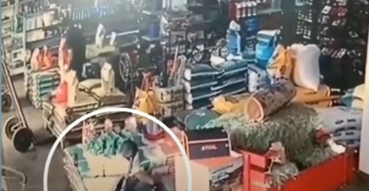 Homem é flagrado furtando motosserra em loja de produtos agrícolas de Montes Claros