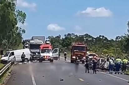 NORTE DE MINAS: ACIDENTE NA BR-135 DEIXA CINCO MORTOS HOJE DE MANHÃ