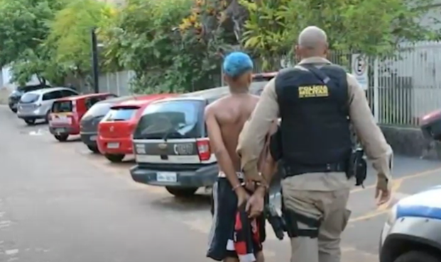 Muriaé: homem é preso e três menores apreendidos por tráfico de drogas