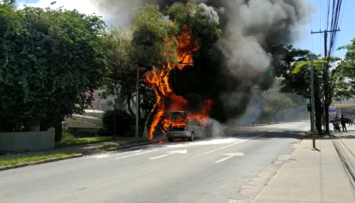 Veículos pegam fogo em cidades do Sul de Minas