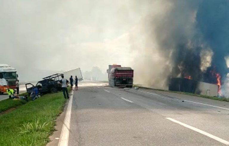 Engavetamento: 8 veículos se envolvem em acidente na Fernão Dias entre Pouso Alegre e São Sebastião da Bela Vista