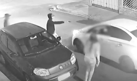 Pouso Alegre: câmeras mostram momento em que homens armados assaltam mulher e levam carro