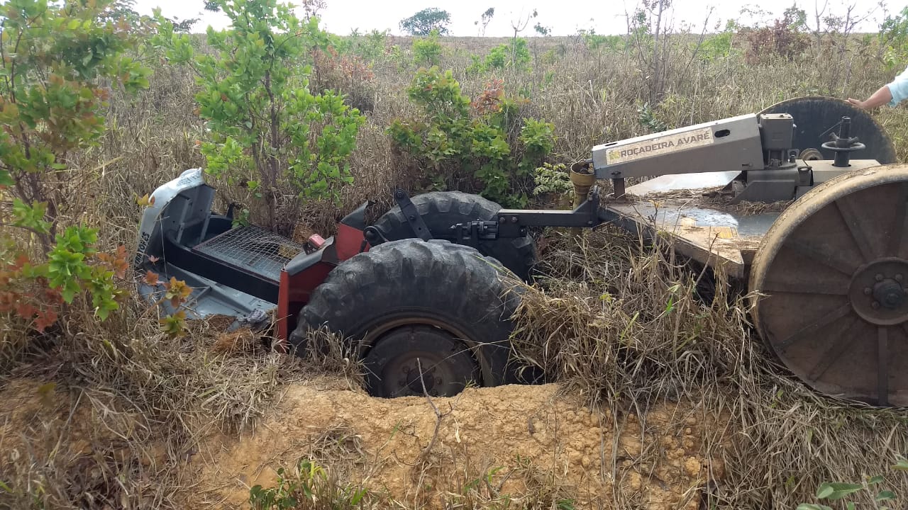 Trabalhador rural encontrado morto: trator caiu dentro de buraco em Bocaiuva