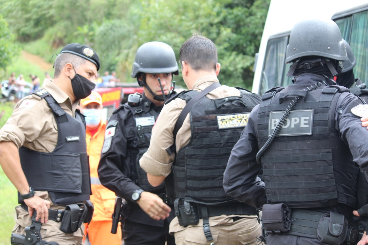 ROSÁRIO DA LIMEIRA: IDOSO ATIRA EM VIZINHOS: BOPE FOI CHAMADO, MAS SUSPEITO CONSEGUIU ESCAPAR