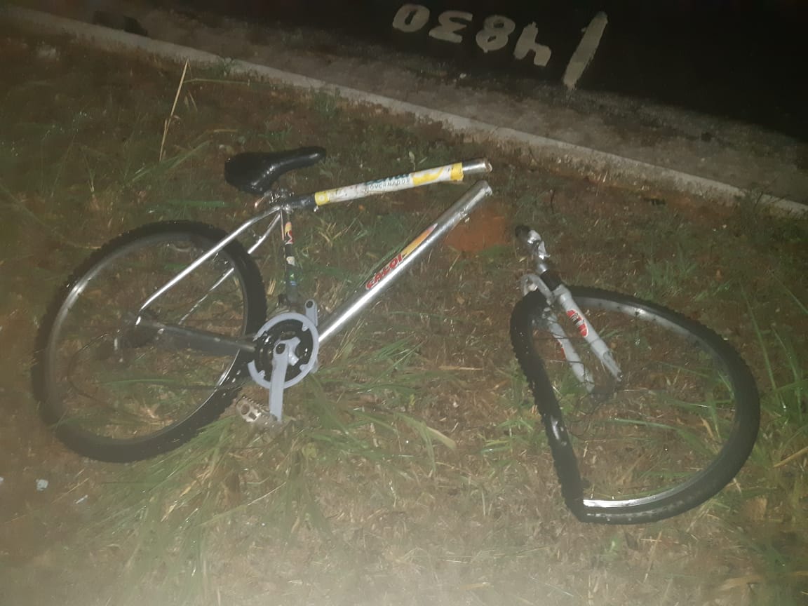 Suspeita de racha: polícia tenta identificar motorista de carro que atropelou e matou ciclista