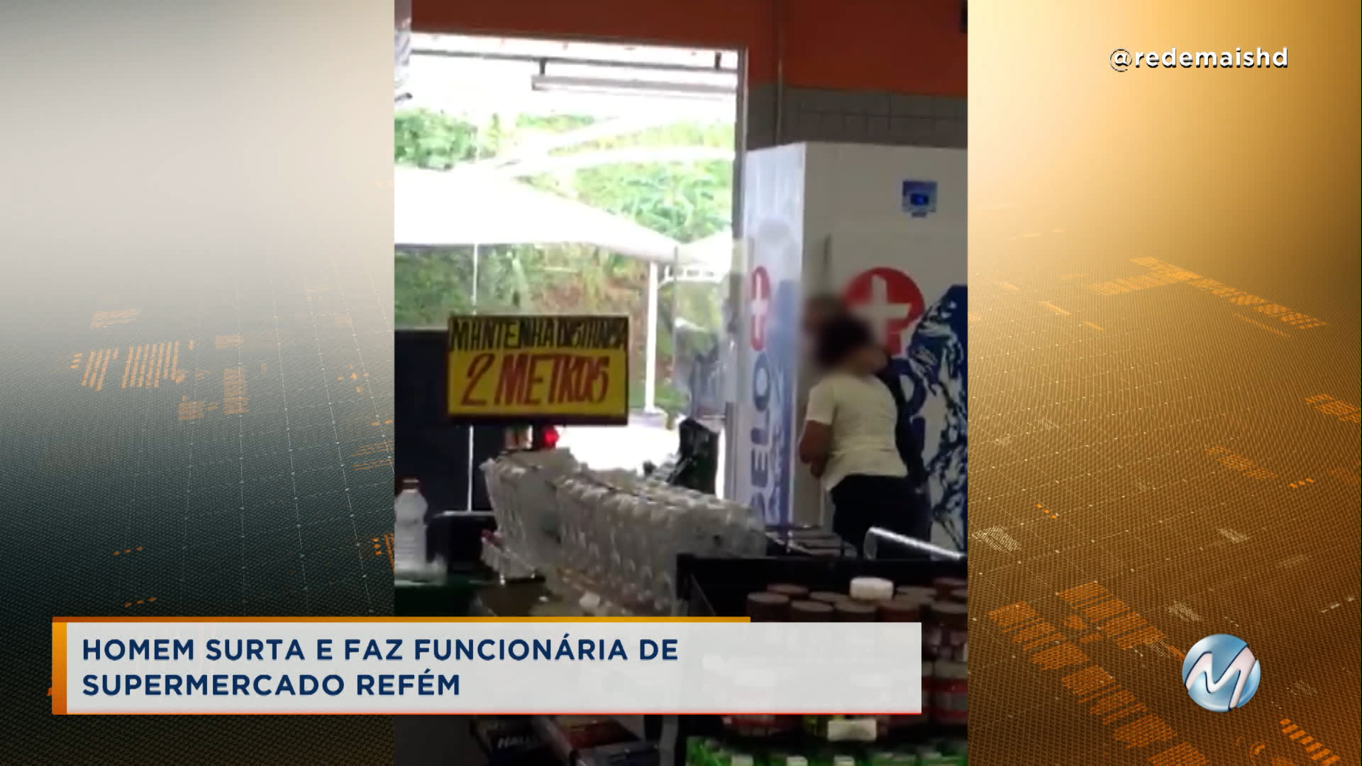 Homem tem surto dentro de supermercado e faz funcionária refém