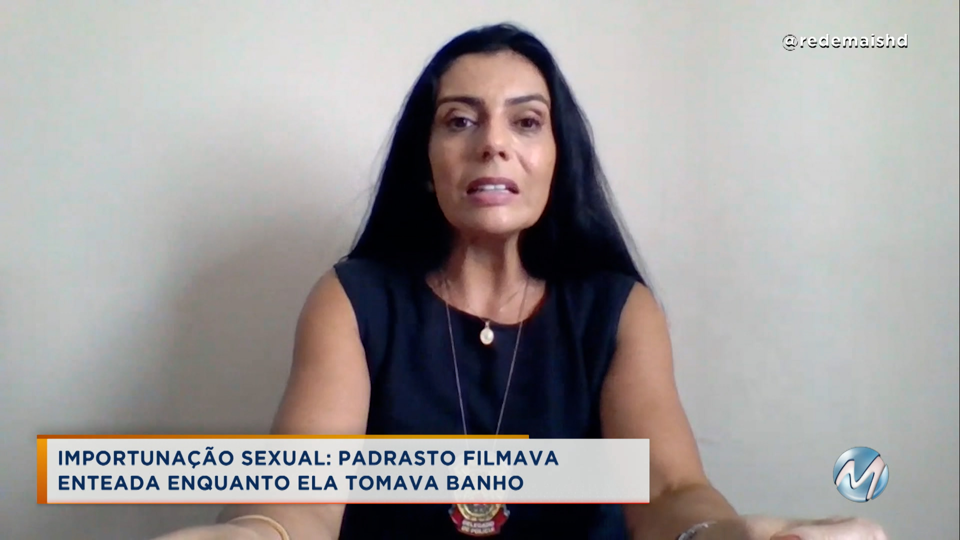 Padrasto filmava enteada enquanto ela tomava banho