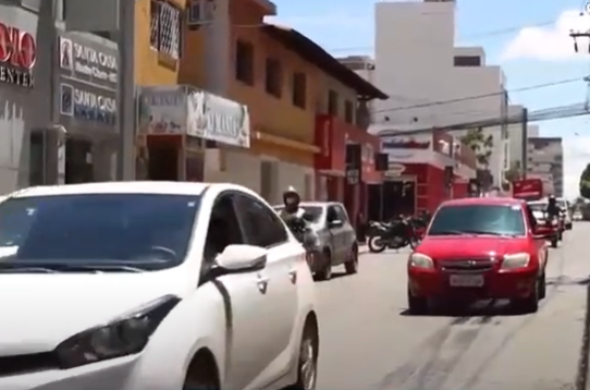 COVID-19: toque de recolher das 22h às 5h começa a valer em Montes Claros