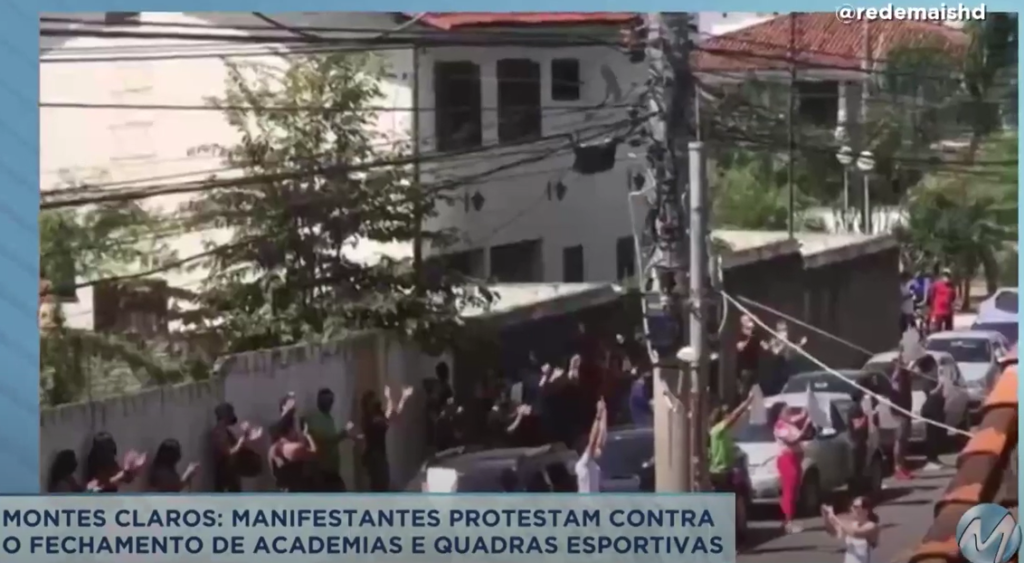 Manifestantes protestam contra o fechamento de academias e quadras esportivas em Montes Claros