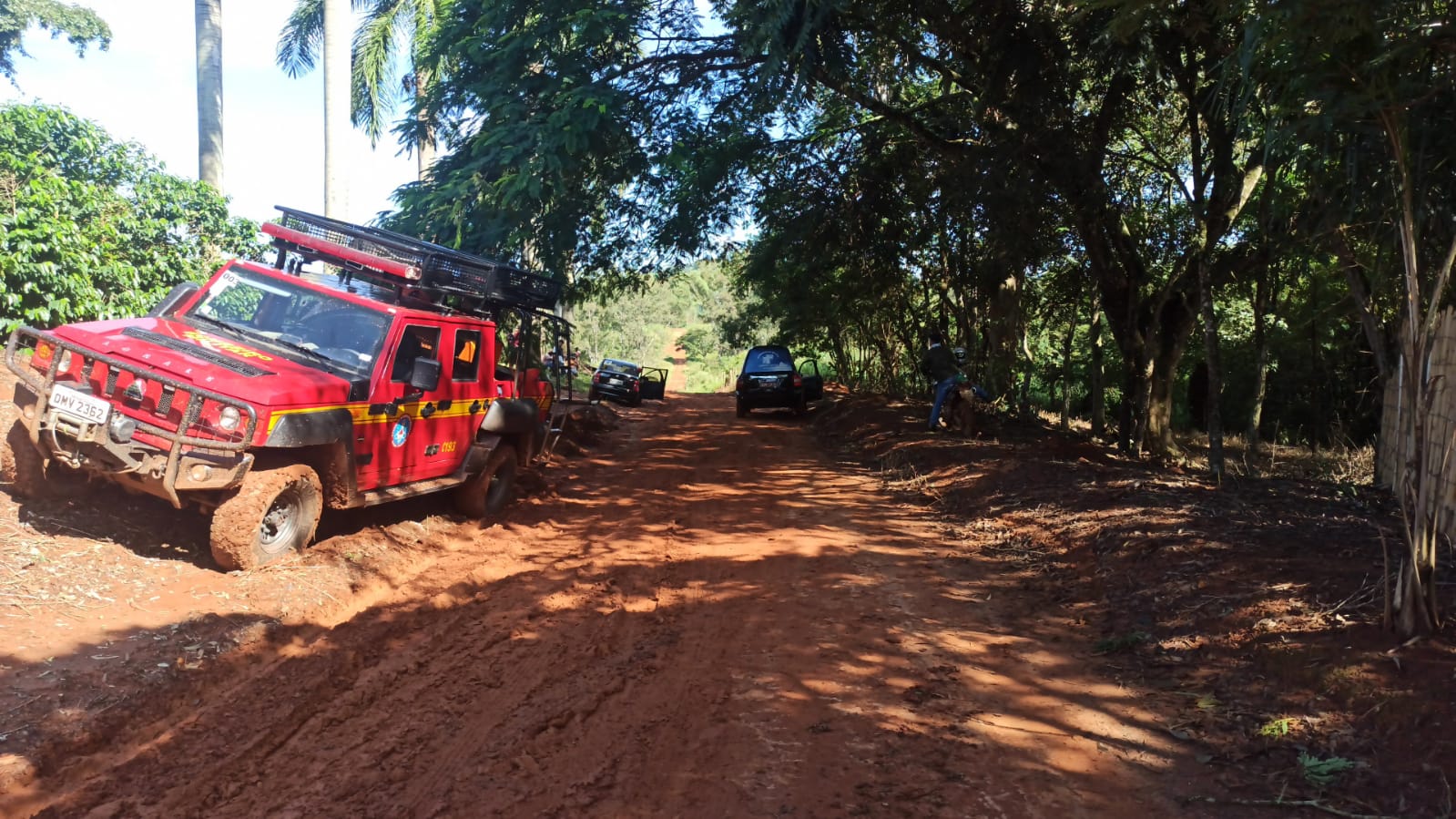 Tragédia: carro é arrastado por enchente e menina de 4 anos morre