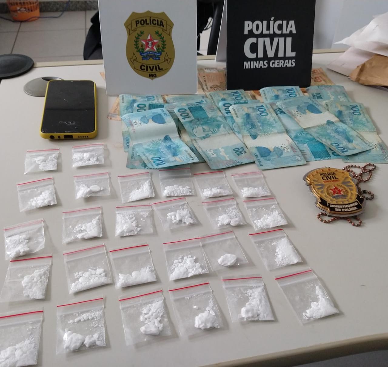 Motorista de aplicativo é presa suspeita de tráfico de drogas