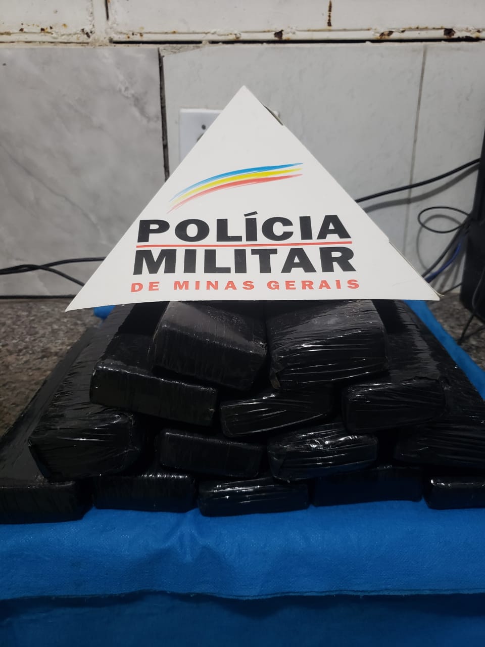 Juiz de Fora: PM apreende barras de maconha