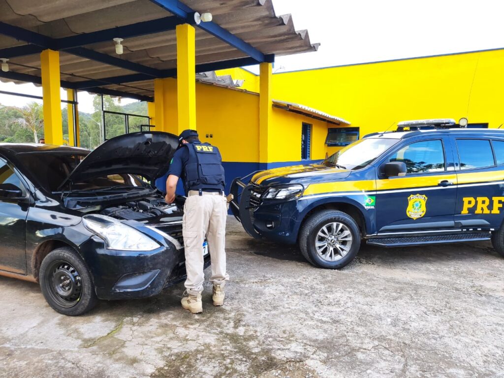 No Sul de Minas: PRF recupera carro roubado e PM recupera materiais furtados