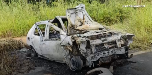 Juramento: carros pegam fogo após batida na MGC-308