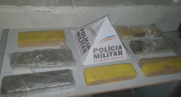 Combate ao tráfico de drogas em Montes Claros: maconha apreendida pela PM