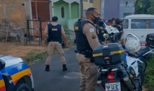 Muriaé: homens são detidos suspeitos de furtar moto
