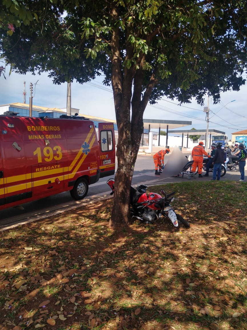 Motorista fugiu sem prestar socorro: motociclista fica ferido em Alfenas