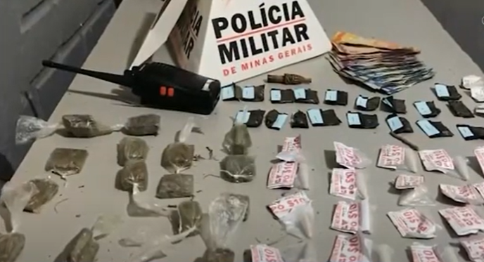 Muriaé: drogas e adolescente apreendidos no bairro Gaspar