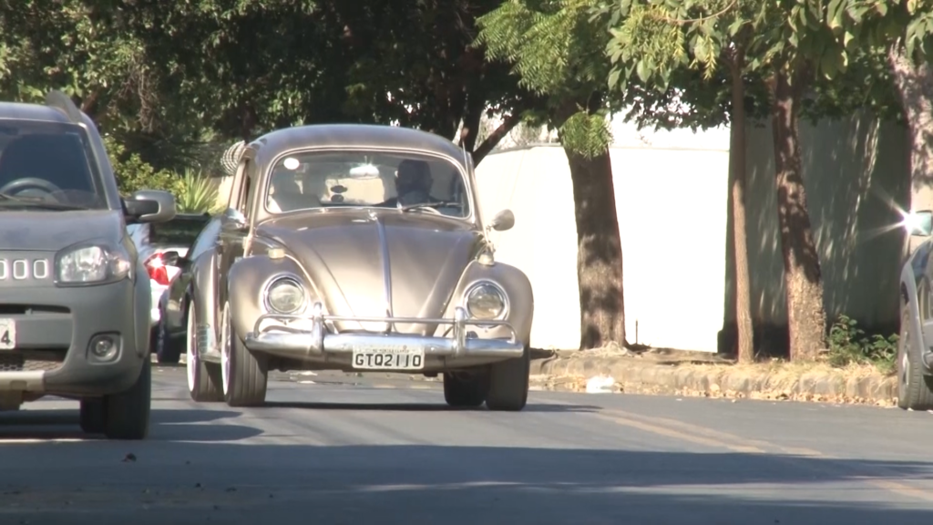 Dia Mundial do Fusca: Du Novais chega em grande estilo no Balanço Geral