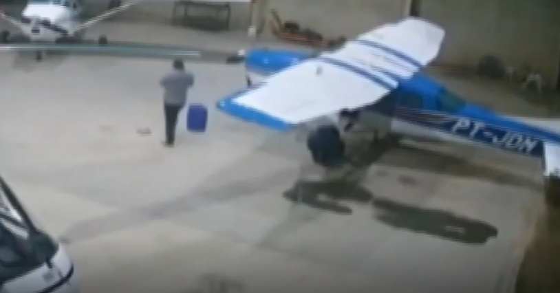 Avião é furtado de dentro de aeroporto