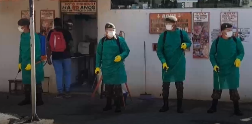 Exército faz desinfecção contra o coronavírus em Montes Claros