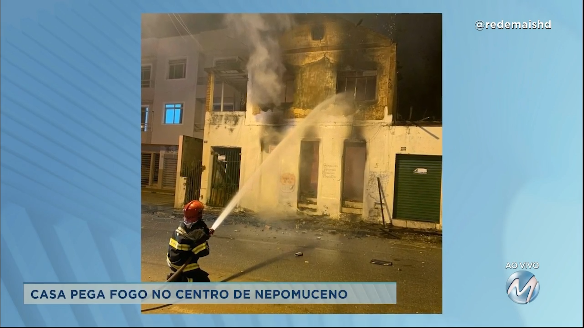 Casa pega fogo em Nepomuceno