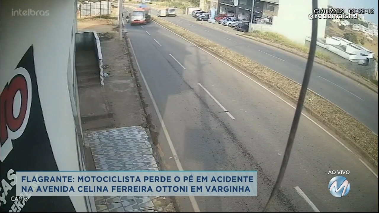 Flagrante em Varginha: motociclista perde o pé em acidente
