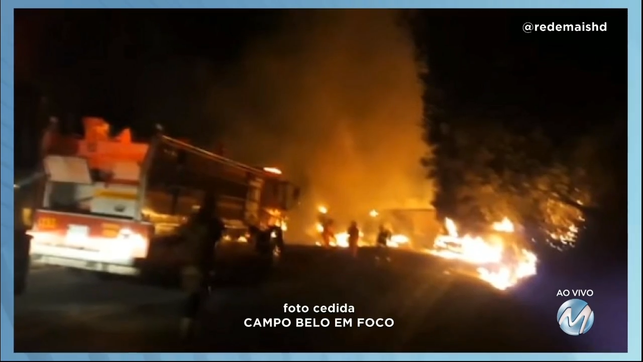Lavras: carreta e caminhão batem de frente e pegam fogo na BR-265