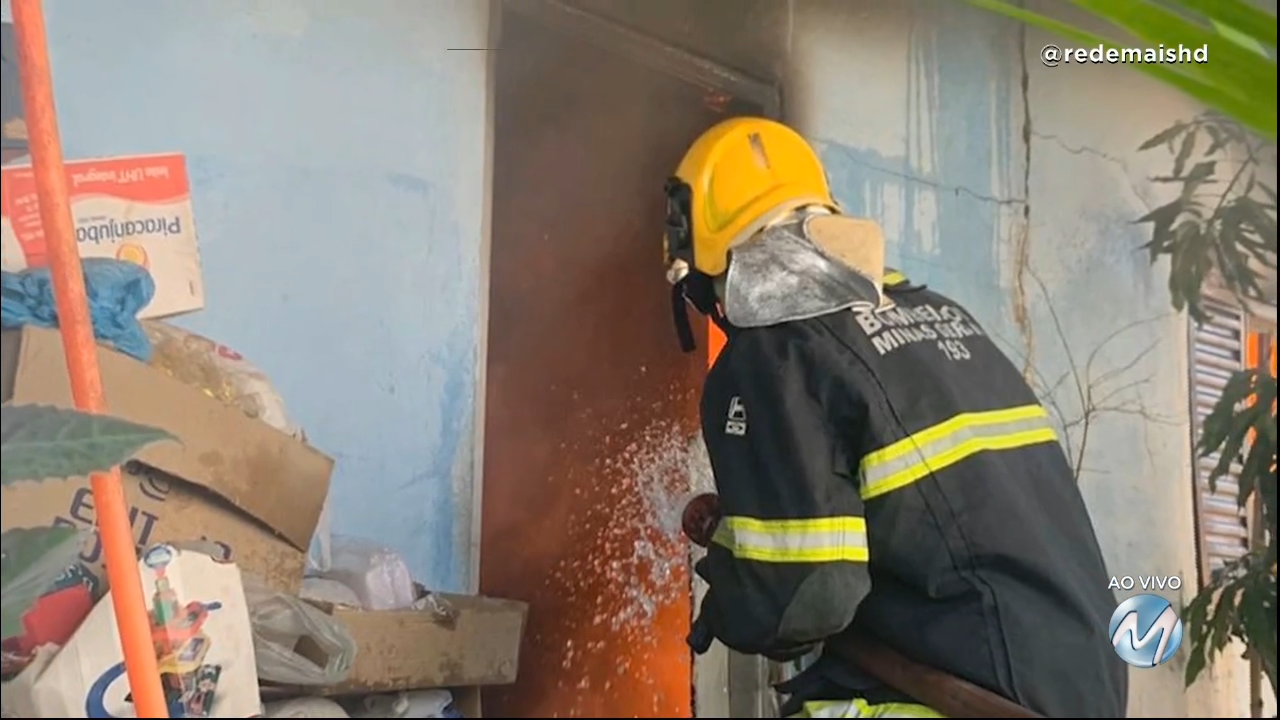 Casa pega fogo em Guaxupé: idosa estava no local