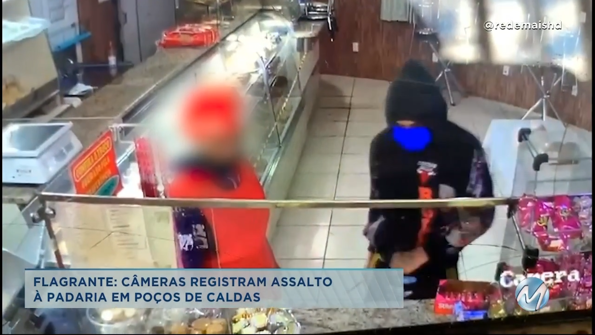 Flagrante: câmeras registram assalto à padaria em Poços de Caldas