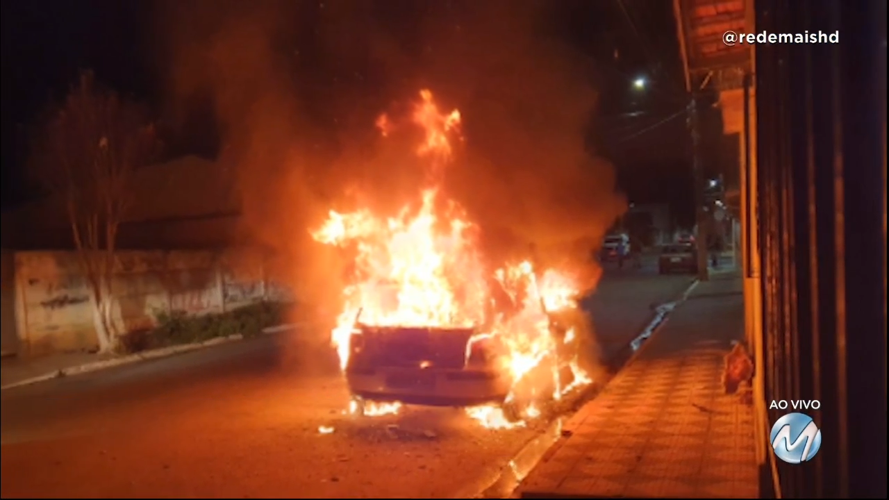 Pouso Alegre: homem é detido depois de colocar fogo em carro e ameaçar família