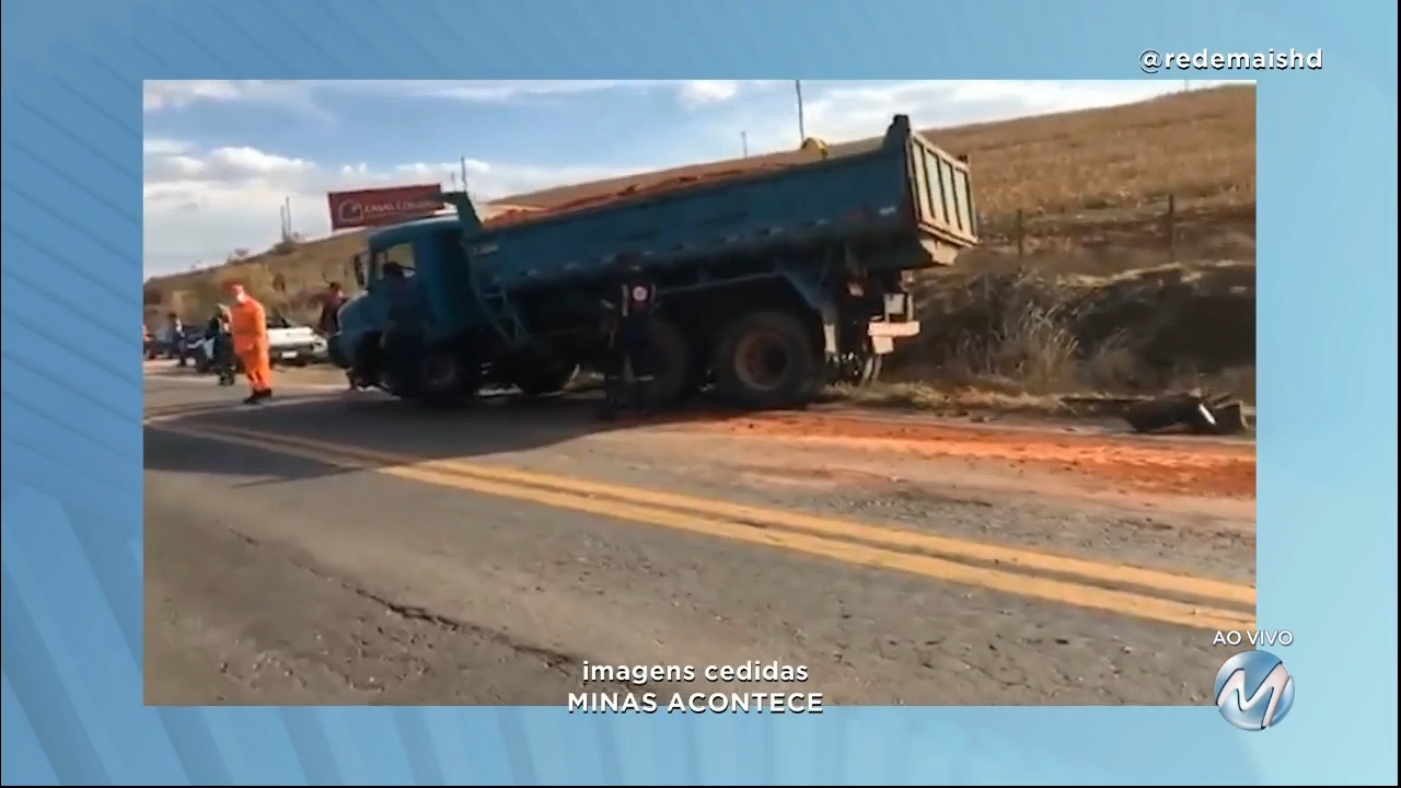 Alfenas: motorista fica ferido depois de carro bater em caminhão e árvore