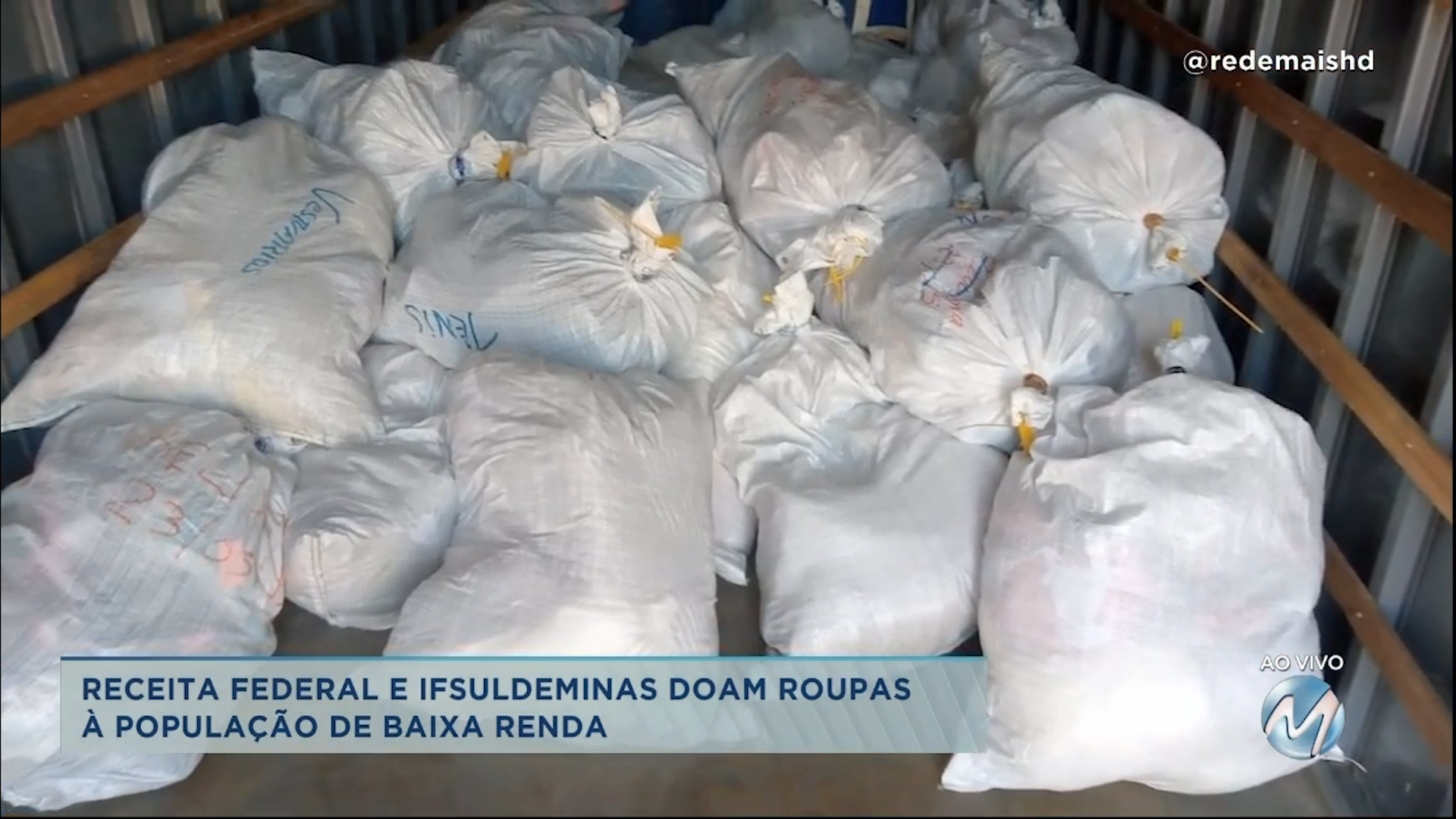 Receita Federal e Instituto Federal do Sul de Minas doam roupas para população de baixa renda