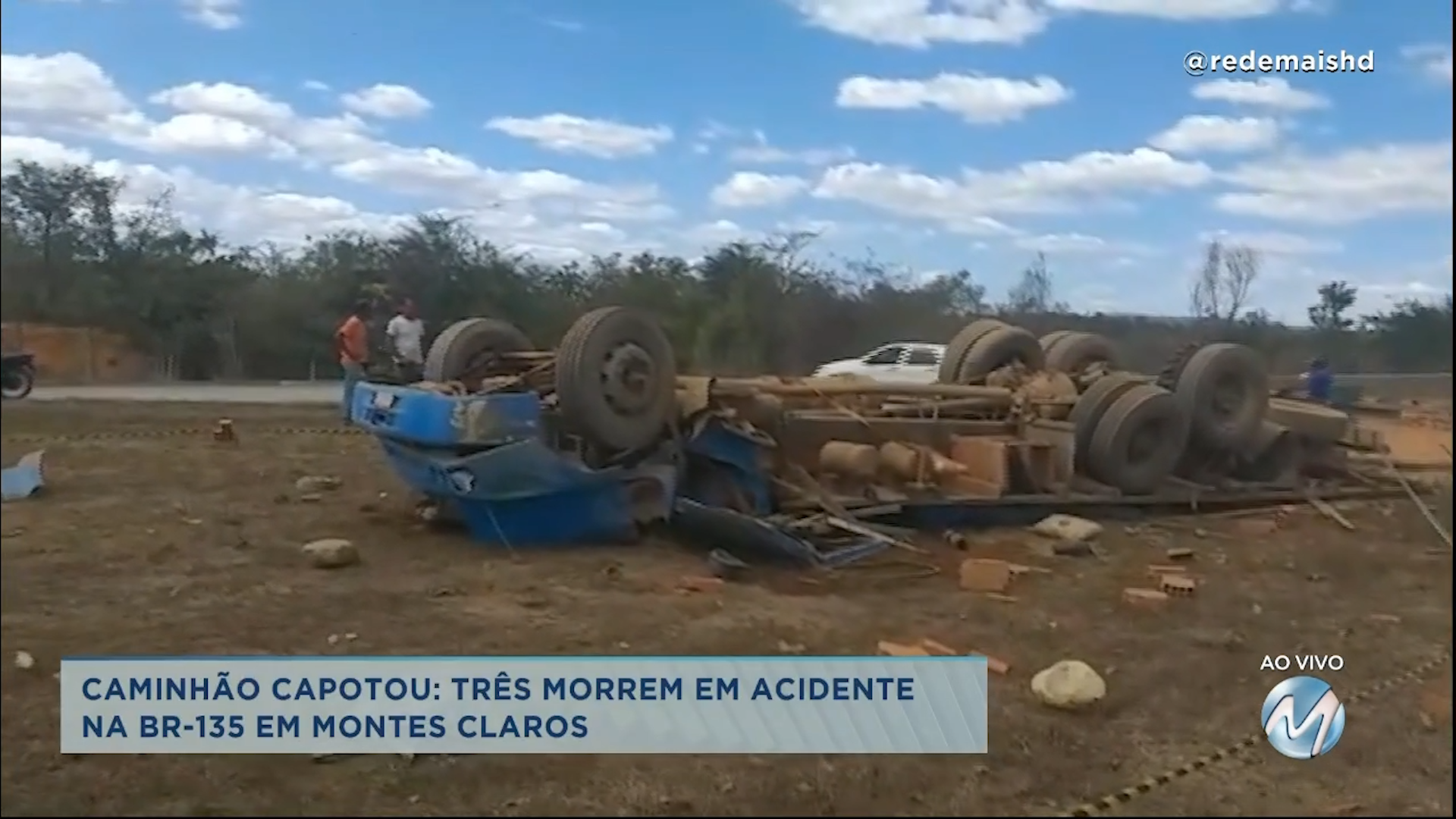 Caminhão capotou: três homens morrem em acidente no Norte de Minas